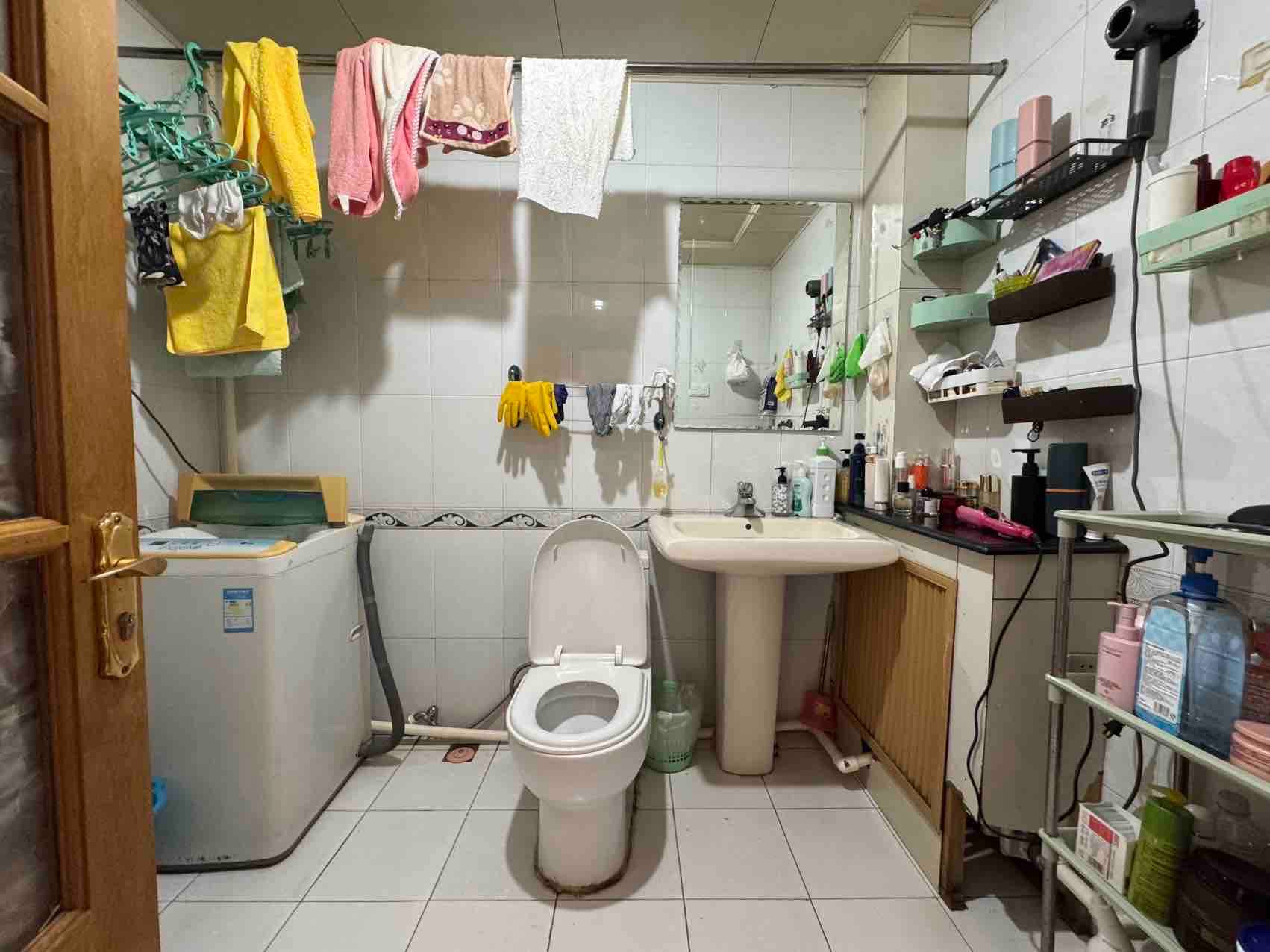 永红小区4楼低价急售