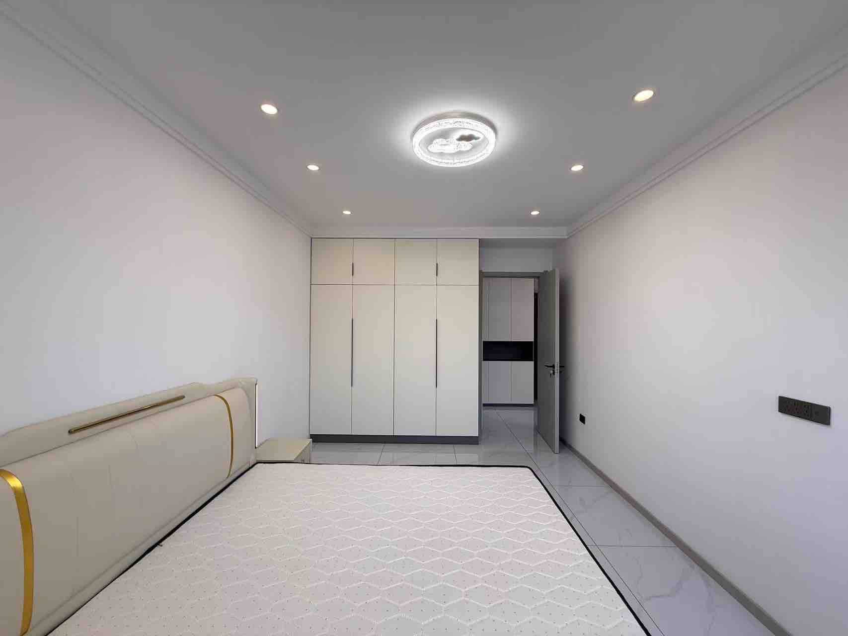 南郡B区5楼低价急售