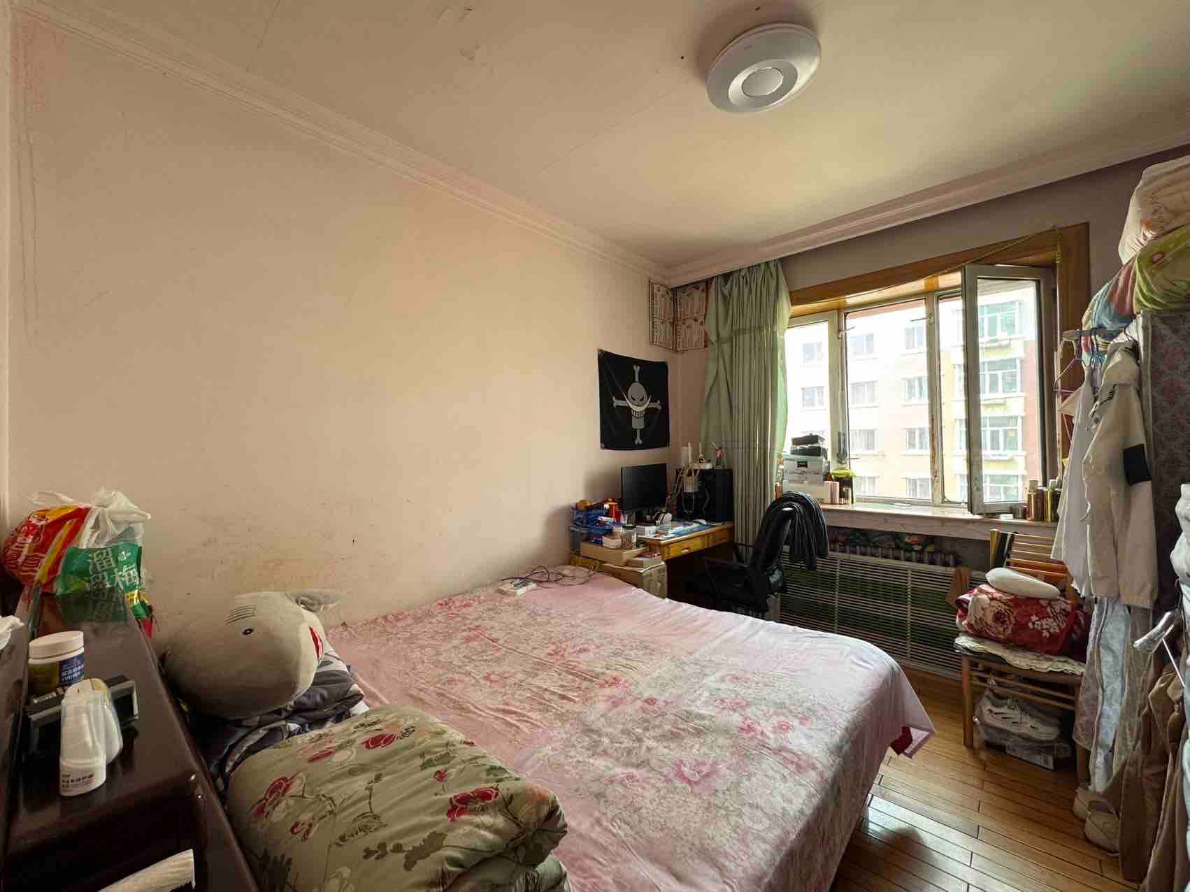 永红小区4楼低价急售