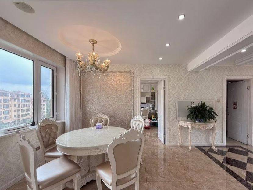 水岸公馆4楼132平