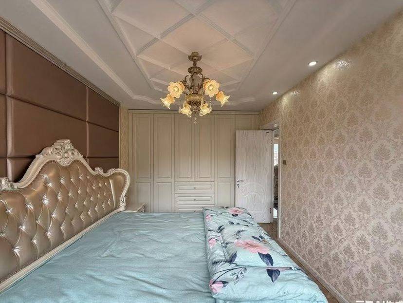 水岸公馆4楼132平